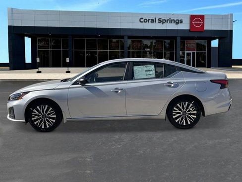 New 2026 Nissan Altima 2.5 SV FWD image 2