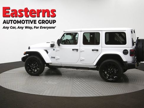 Used 2025 Jeep Wrangler Unlimited Sahara w/ Safety Group AWD/4WD image 63