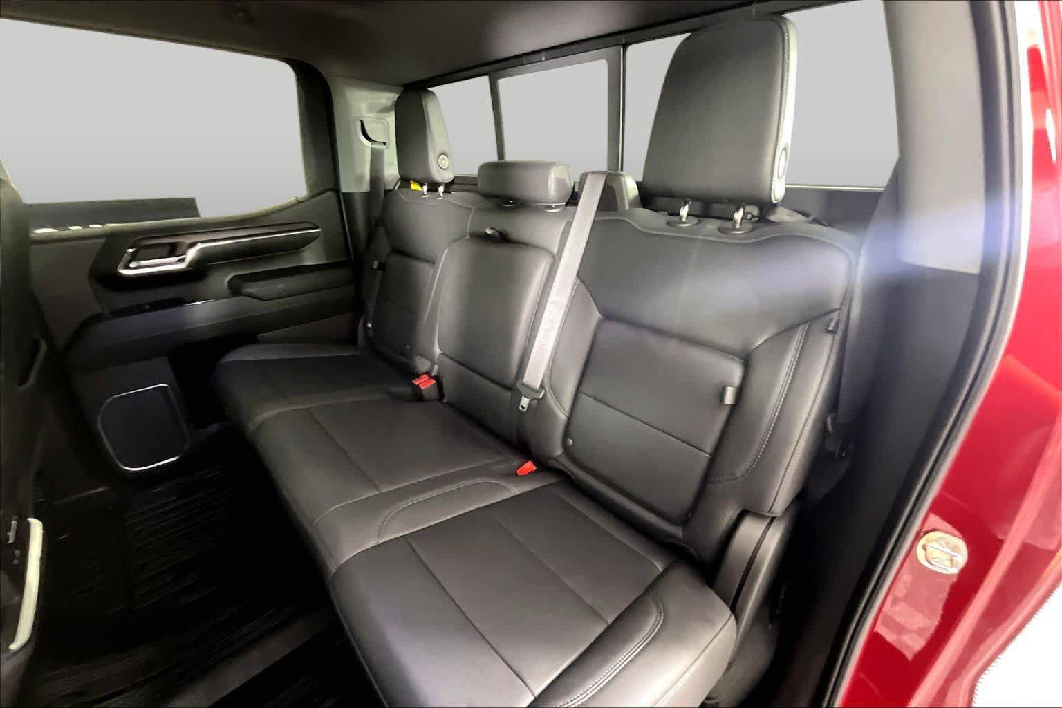 Used 2023 GMC Sierra 1500 SLT AWD/4WD image 18