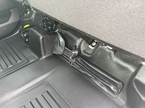 Used 2025 Chevrolet Silverado 1500 W/T w/ Z71 Off-Road Package AWD/4WD image 33