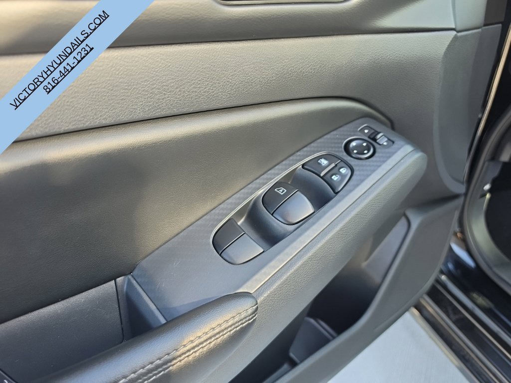 Used 2025 Nissan Altima 2.5 SV FWD image 15
