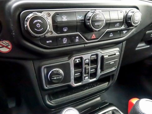 Used 2023 Jeep Gladiator Sport image 19