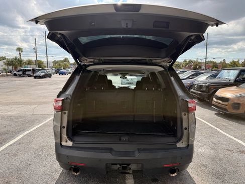 Used 2019 Chevrolet Traverse LT FWD image 5