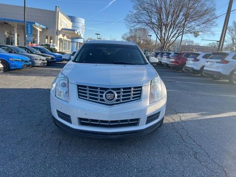 Used 2015 Cadillac SRX Luxury image 2