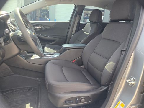 Used 2024 Chevrolet Malibu LT FWD image 9