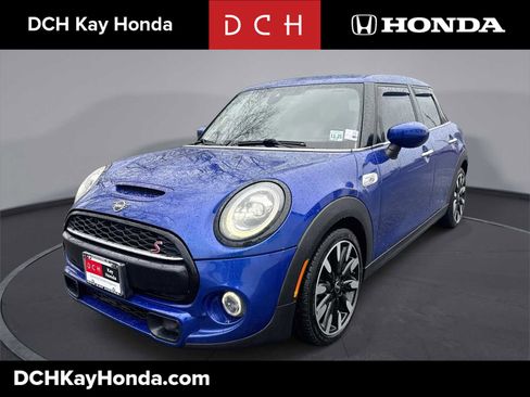 Used 2021 MINI Cooper S image 1