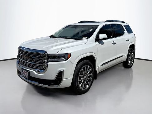Used 2023 GMC Acadia Denali w/ Denali Technology Package FWD image 3