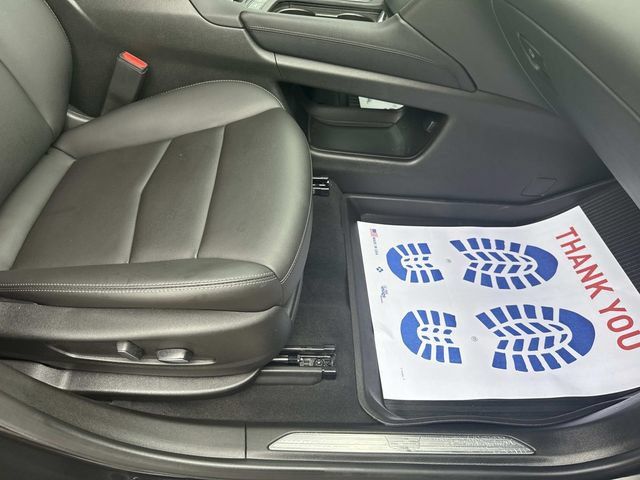 Certified 2024 Cadillac XT5 Luxury w/ LPO, Floor Liner Package AWD/4WD image 19