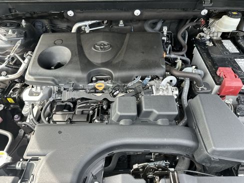 Used 2023 Toyota RAV4 XLE AWD/4WD image 17