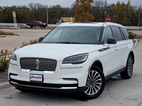 Used 2024 Lincoln Aviator Reserve image 2