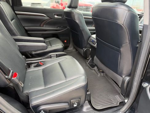Used 2016 Toyota Highlander Limited Platinum AWD/4WD image 10