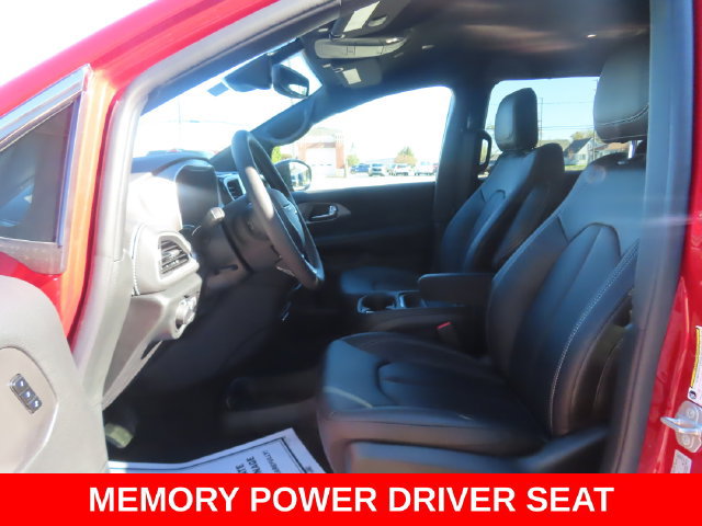 New 2027 Chrysler Pacifica Select AWD/4WD image 19