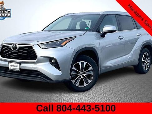 Used 2023 Toyota Highlander XLE image 1
