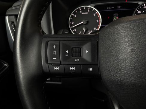 Used 2025 Nissan Rogue SV FWD image 33