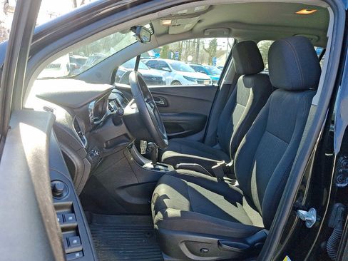 Used 2019 Chevrolet Trax LT image 14