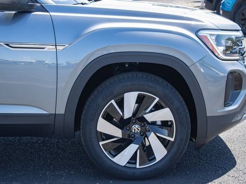 Used 2024 Volkswagen Atlas Cross Sport SE image 9