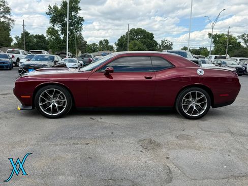 Used 2022 Dodge Challenger GT RWD image 4