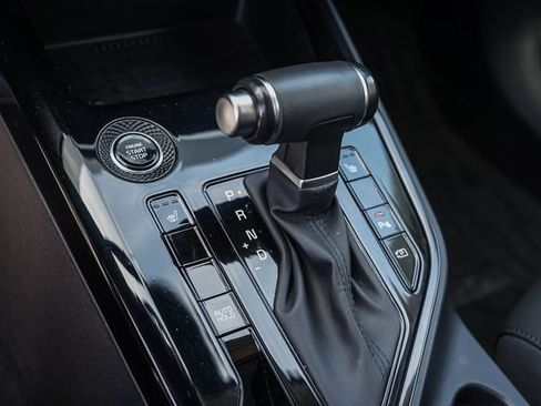Certified 2025 Kia Niro EX FWD image 21