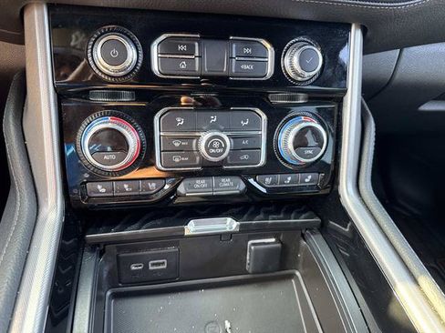 Used 2022 GMC Yukon Denali AWD/4WD image 14