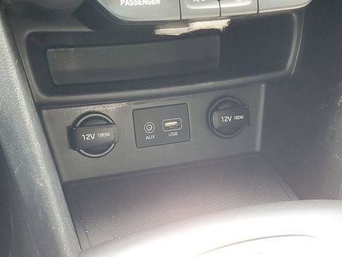 Used 2018 Hyundai Kona SE FWD image 23