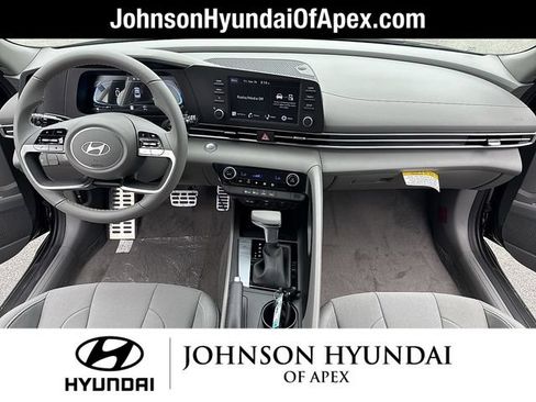 Used 2025 Hyundai Elantra Sport FWD image 19
