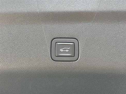 Used 2025 GMC Yukon Denali AWD/4WD image 41