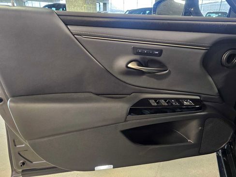 Used 2023 Lexus ES 250 w/ Premium Package image 29