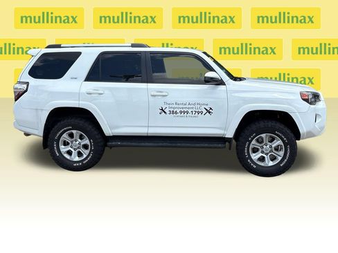 Used 2021 Toyota 4Runner SR5 AWD/4WD image 2