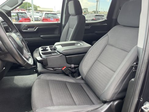 Used 2024 Chevrolet Silverado 1500 LT AWD/4WD image 9
