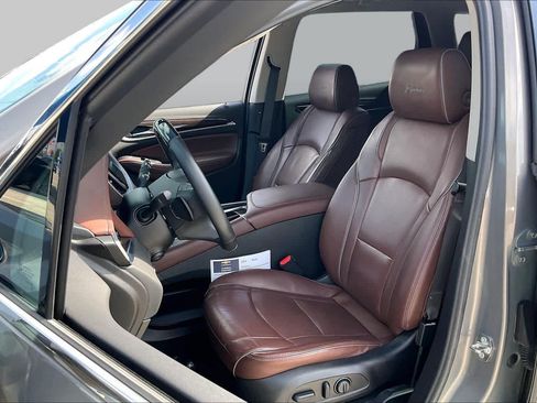 Used 2018 Buick Enclave Avenir w/ Avenir Technology Package FWD image 9