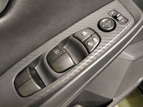 Used 2025 Nissan Sentra SV FWD image 27