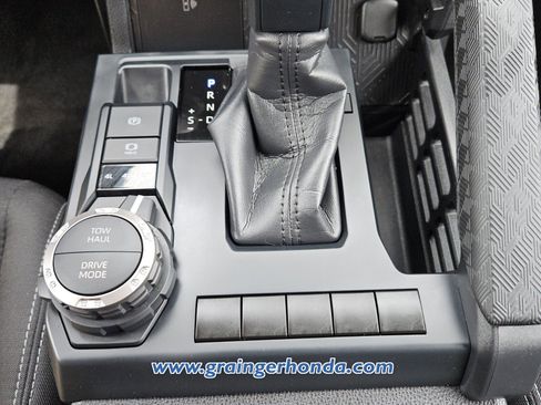 Used 2025 Toyota Tacoma TRD Sport w/ TRD Sport Upgrade Package image 18