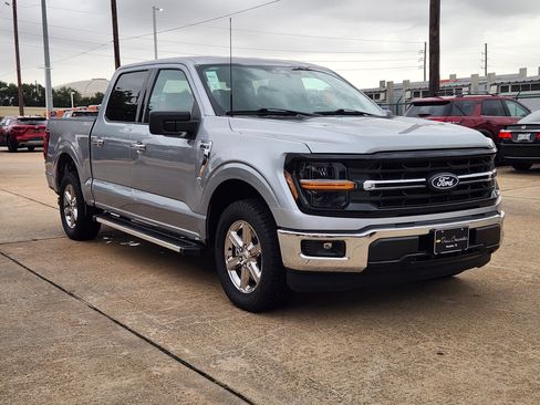 Used 2025 Ford F150 XLT w/ Equipment Group 301A Standard RWD image 4