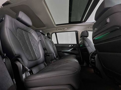 Used 2024 BMW X7 xDrive40i w/ Premium Package image 27