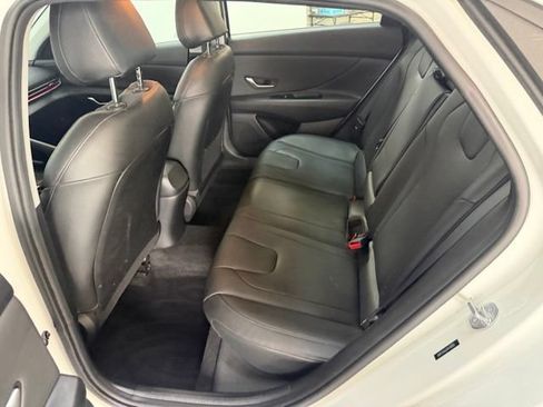 Certified 2023 Hyundai Elantra Limited FWD image 36