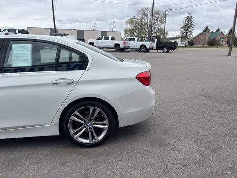 Used 2017 BMW 330i Sedan RWD image 6