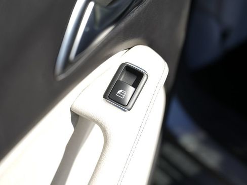Used 2018 Mercedes-Benz CLA 250 4MATIC image 43