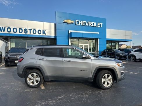 Used 2018 Jeep Compass Latitude w/ Popular Equipment Group image 2