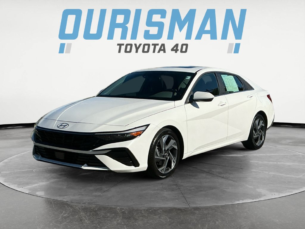 Used 2025 Hyundai Elantra SEL FWD image 3
