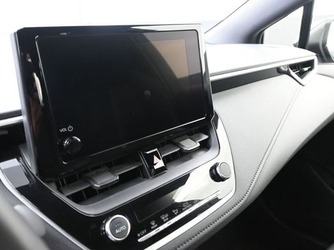 Used 2025 Toyota Corolla SE image 26