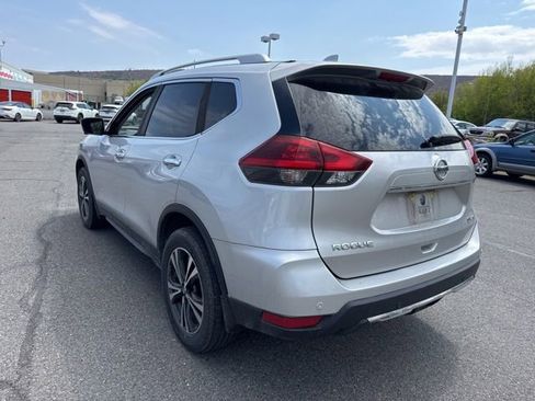 Used 2020 Nissan Rogue SV w/ Sun & Sound Touring Package AWD/4WD image 7