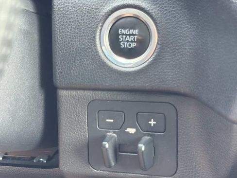 Used 2022 Toyota Tundra SR5 w/ Convenience Package RWD image 30
