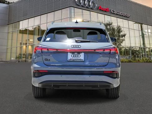 Used 2023 Audi Q4 e-tron Premium Plus w/ Premium Plus AWD/4WD image 3