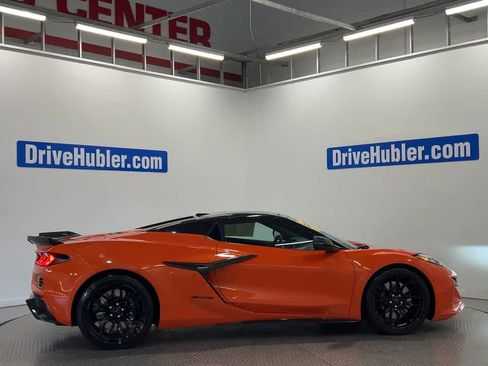 Used 2025 Chevrolet Corvette Z06 w/ Stealth Interior Trim Package RWD image 3