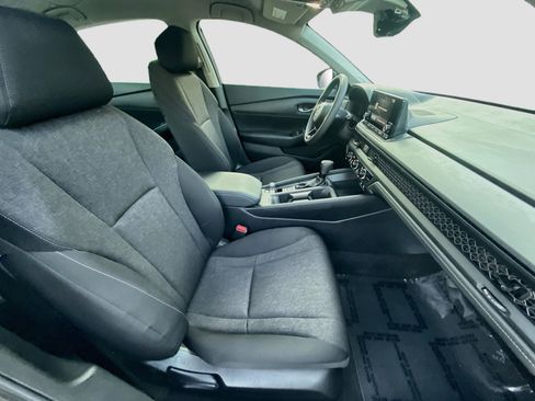 Used 2025 Honda Accord LX image 29