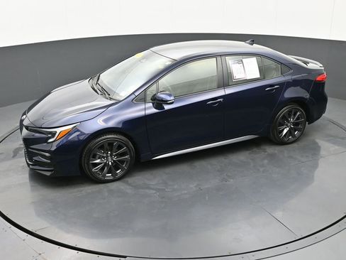 Used 2025 Toyota Corolla SE image 37