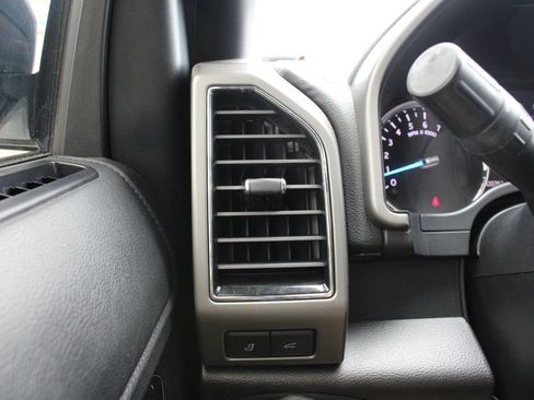 Used 2020 Ford Expedition XLT w/ Equipment Group 202A AWD/4WD image 9