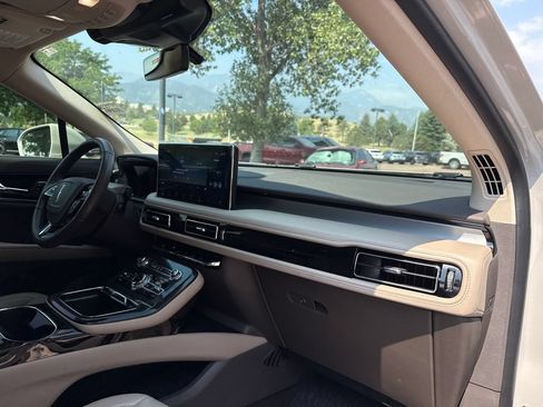 Certified 2023 Lincoln Nautilus AWD w/ Premium Package image 30