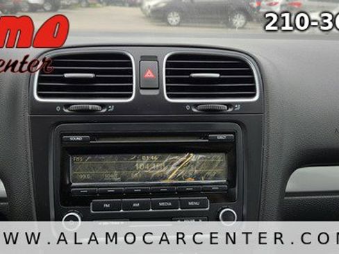 Used 2013 Volkswagen Golf 4-Door FWD image 38