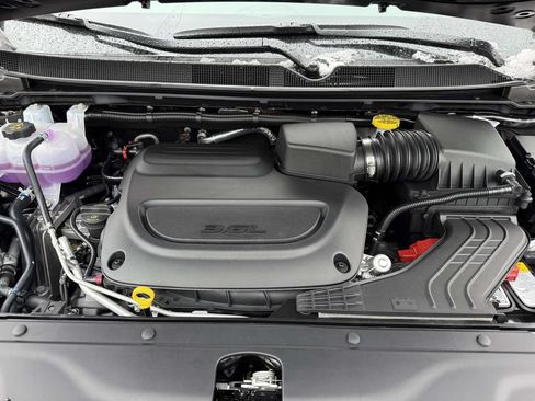 New 2026 Chrysler Pacifica Pinnacle AWD/4WD image 13
